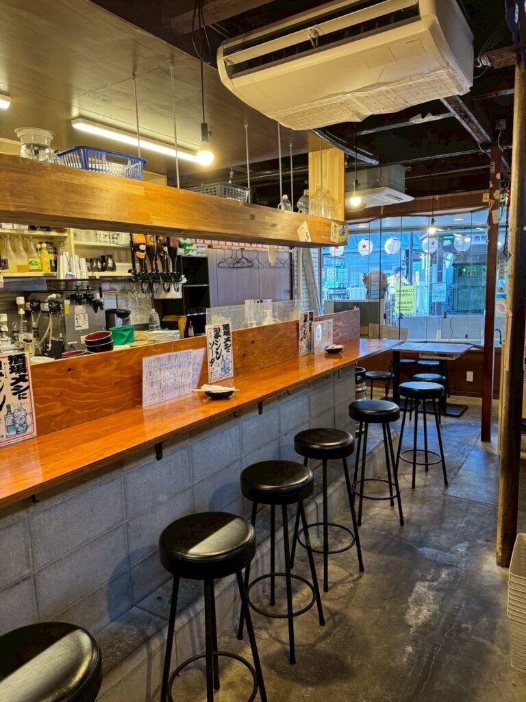 【西院駅徒歩2分】初めてでも入りやすい大衆酒場「双家商店」｜元気なスタッフ×賑やか空間！