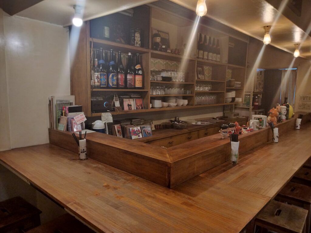 【西院|エラマサ】凍らせた焼酎×強炭酸。パンクが響く“西院ロック酒場”