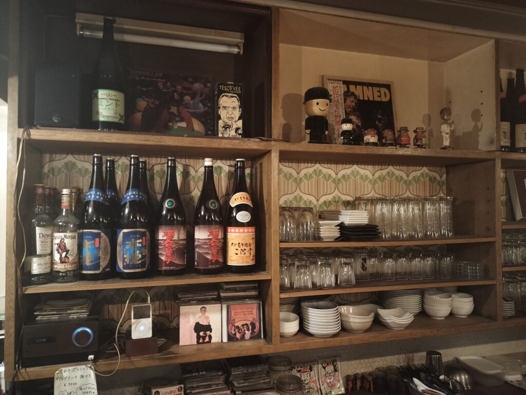 【西院|エラマサ】凍らせた焼酎×強炭酸。パンクが響く“西院ロック酒場”