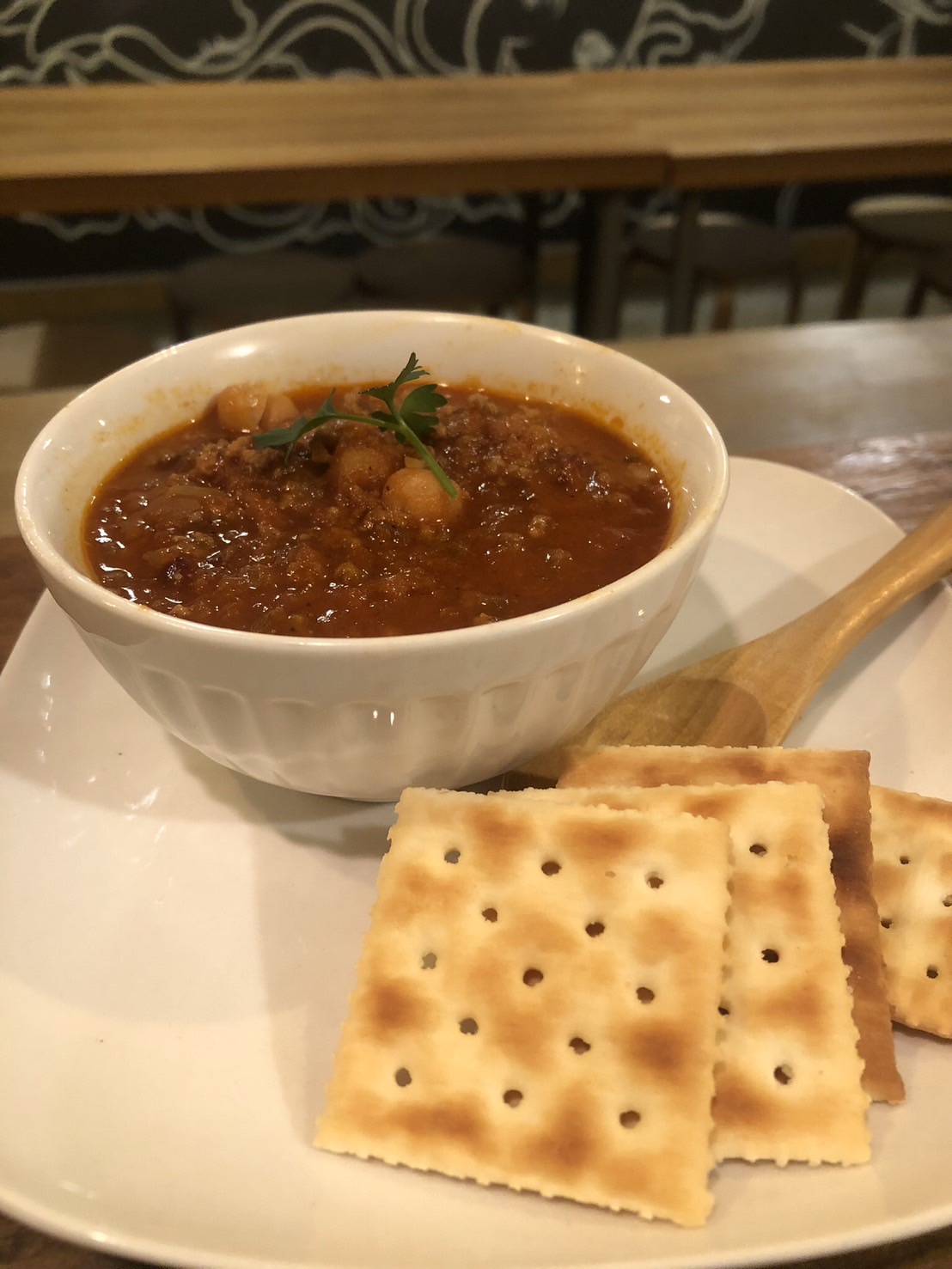 【西院|エラマサ】凍らせた焼酎×強炭酸。パンクが響く“西院ロック酒場”