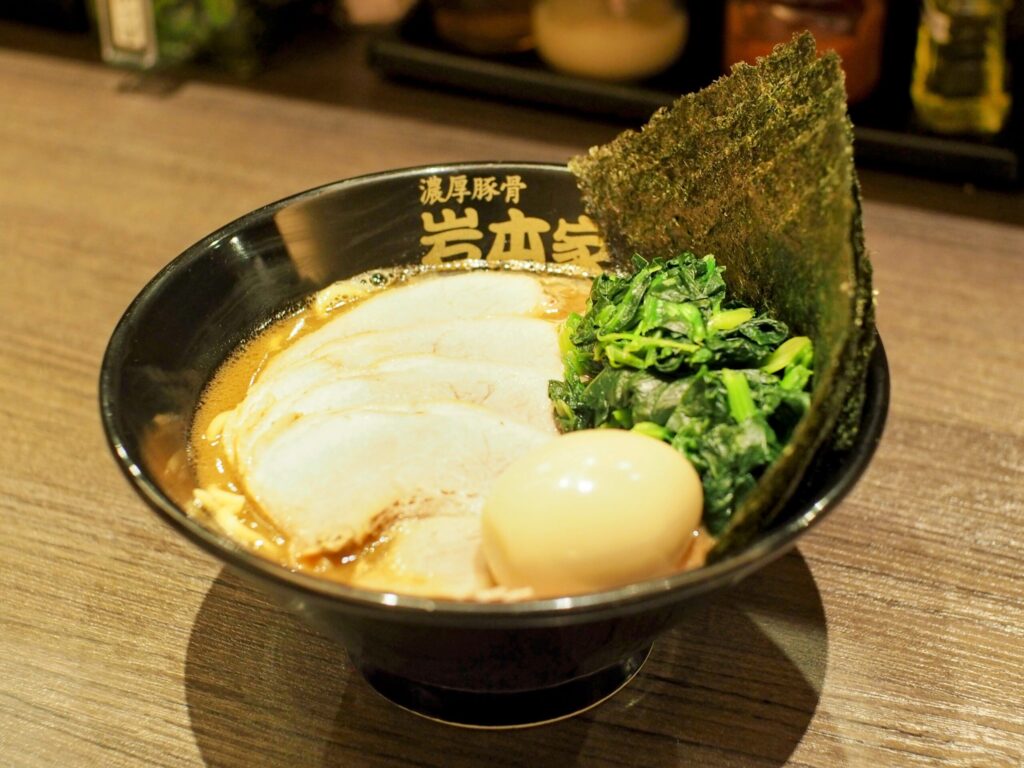 【西院】濃厚豚骨ラーメン 岩本家