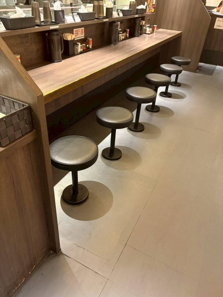 ガツンと旨い一杯ならここ！濃厚豚骨ラーメン『岩本家』