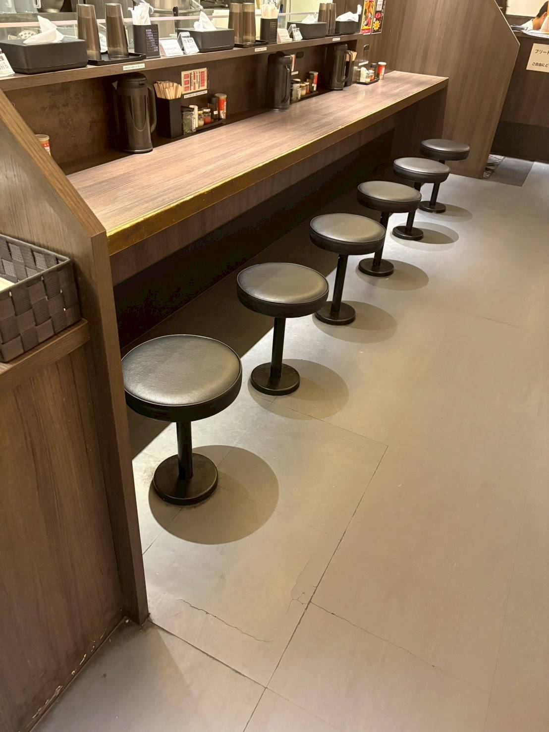 ガツンと旨い一杯ならここ！濃厚豚骨ラーメン『岩本家』