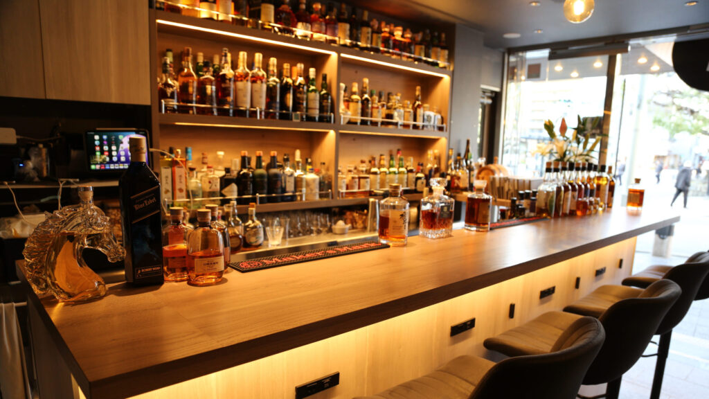 【四条大宮】お酒の美術館｜ノーチャージでレアウイスキーを楽しむバー