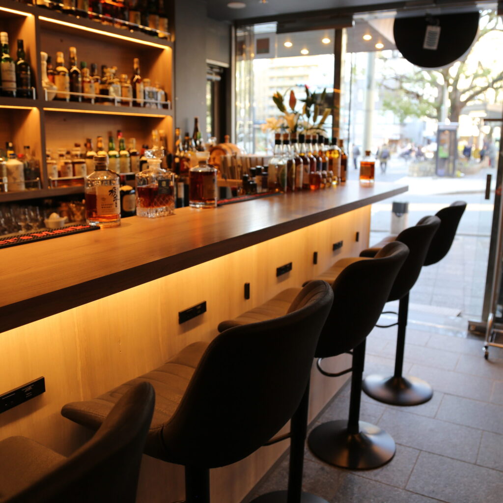 【四条大宮】お酒の美術館｜ノーチャージでレアウイスキーを楽しむバー