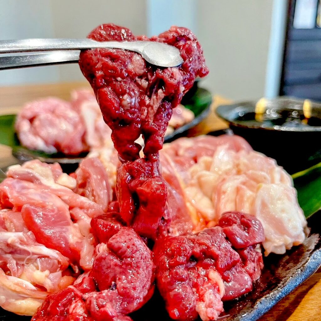 【四条大宮】大衆酒場鶏焼肉 味鶏｜朝引き京赤地鶏を七輪炭火焼きで！