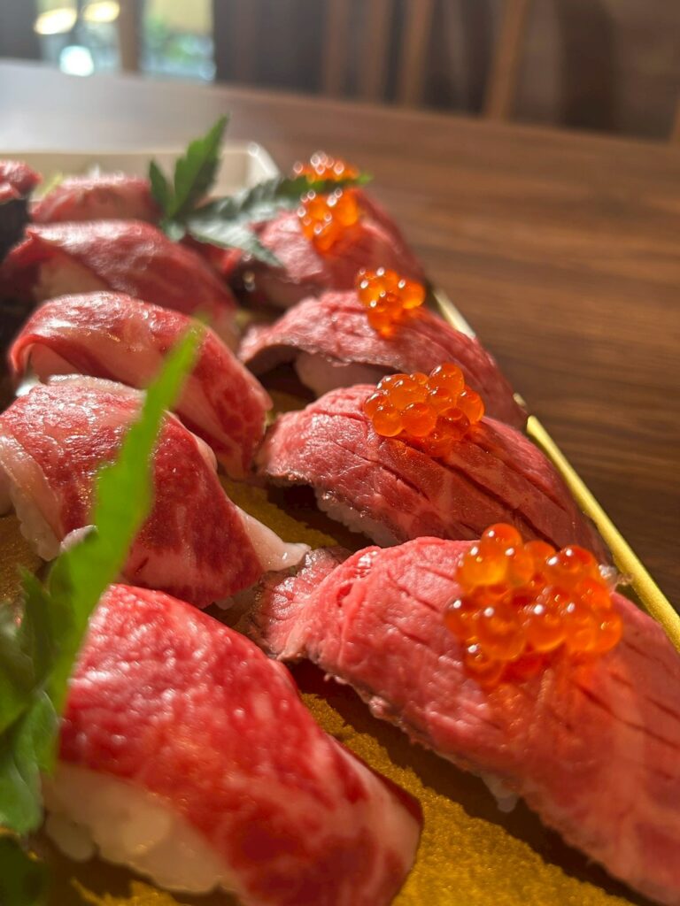 【お会計15%オフ】肉バル 山村牛兵衛 四条大宮店｜名物「和牛タタキ」と肉寿司が人気！