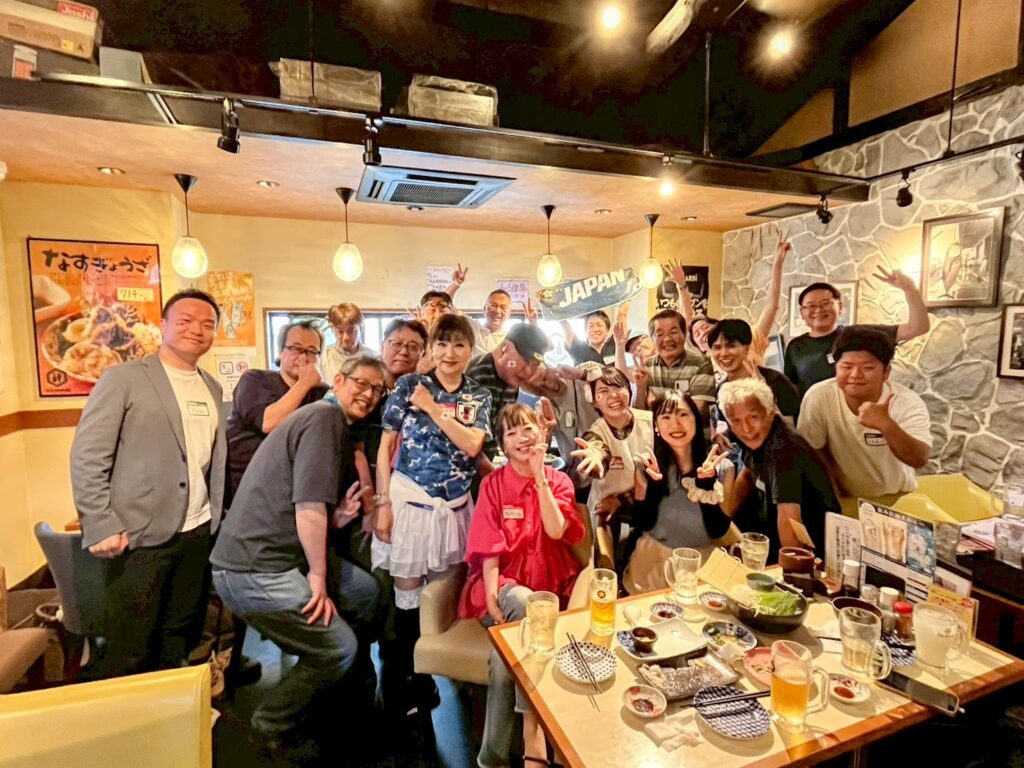 【オフ会レポ】初参加10名 24歳〜77歳が大熱狂!西院『オトコマエ食堂』の日曜昼飲みサッカー観戦