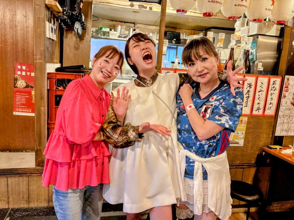 【オフ会レポ】初参加10名 24歳〜77歳が大熱狂!西院『オトコマエ食堂』の日曜昼飲みサッカー観戦
