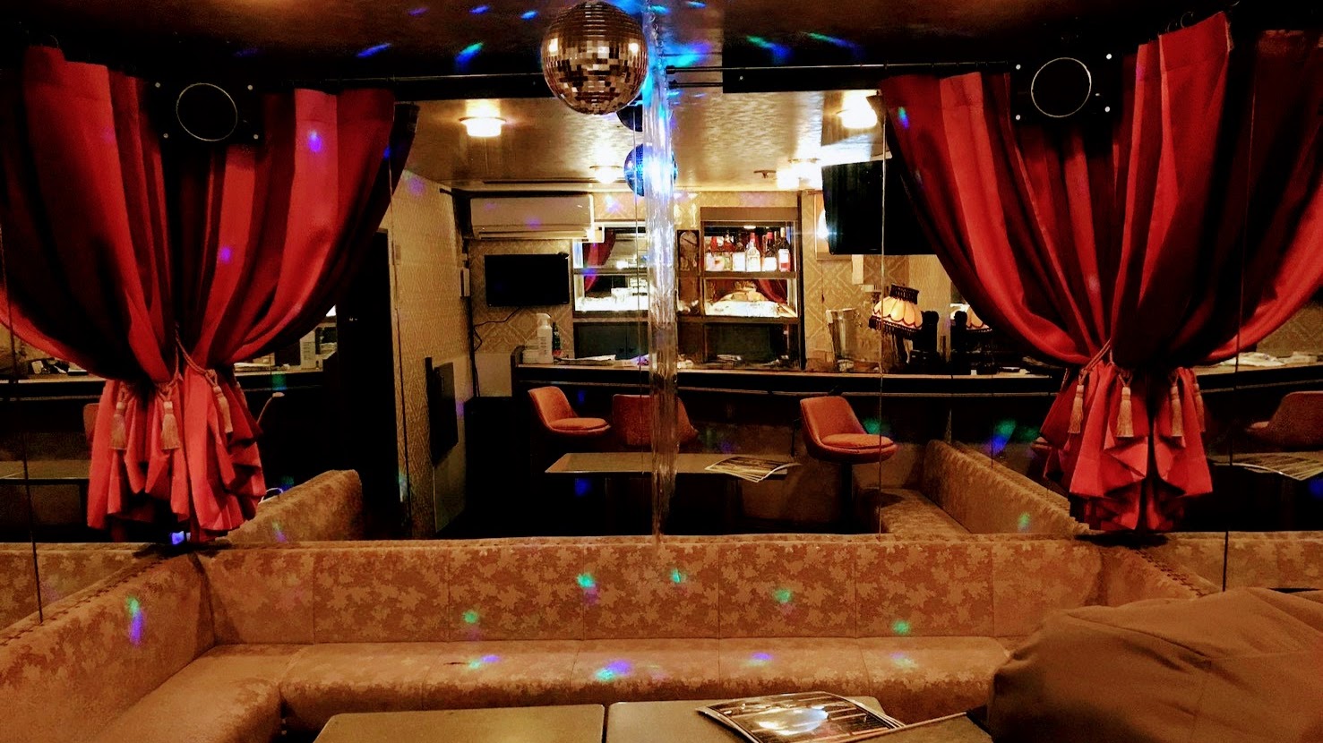 【四条大宮/新宿会館】カラオケbar チョメチョメ