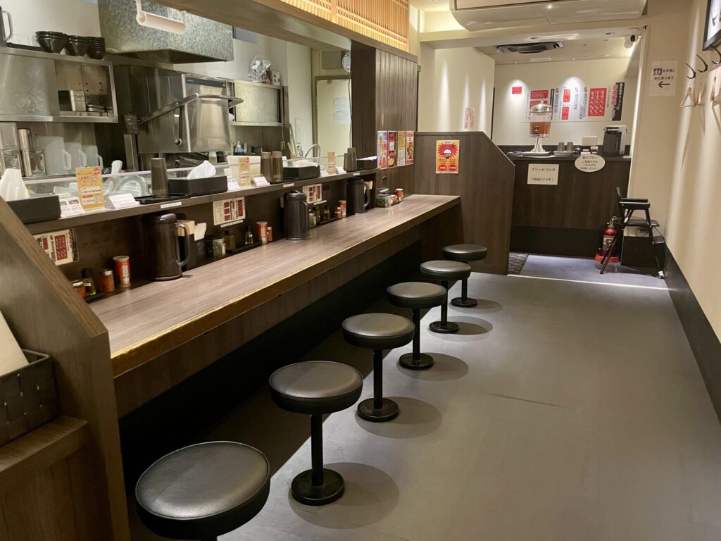 西院の家系ラーメン「岩本家」|はじめてなら何を頼む?