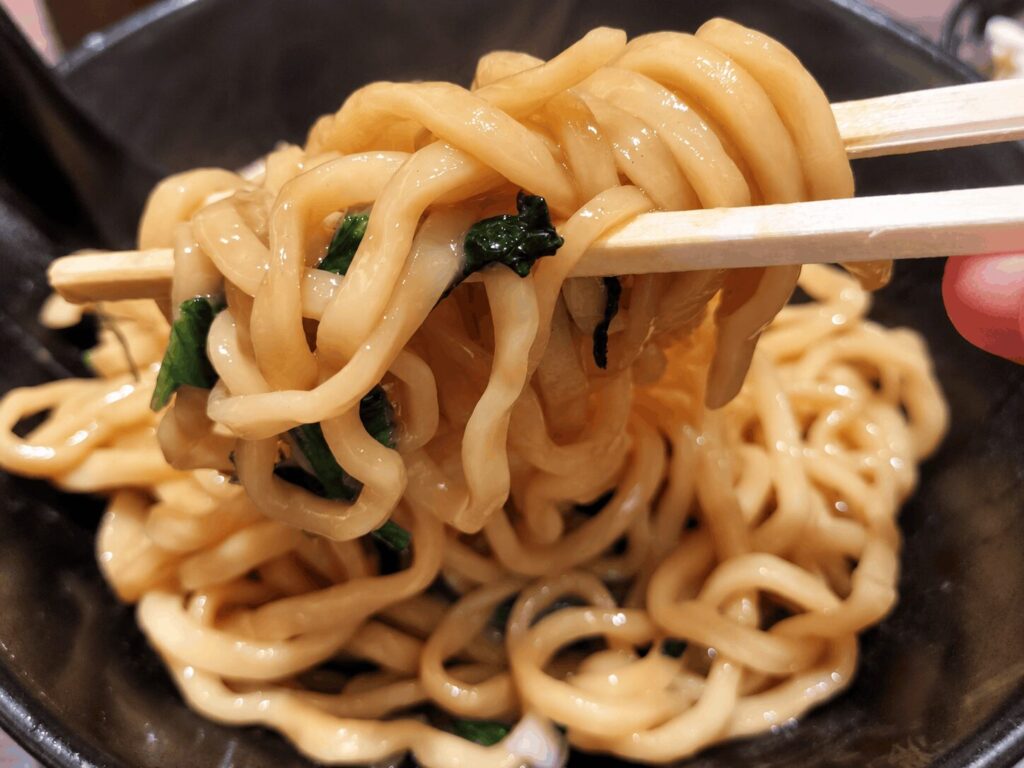 西院「濃厚豚骨ラーメン 岩本家」の家系まぜそば｜おいめし付き1,000円